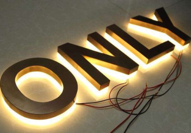 VẬT LIỆU LÀM CHÂN CHỮ NỔI LÝ TƯỞNG MÀ BẠN NÊN BIẾT