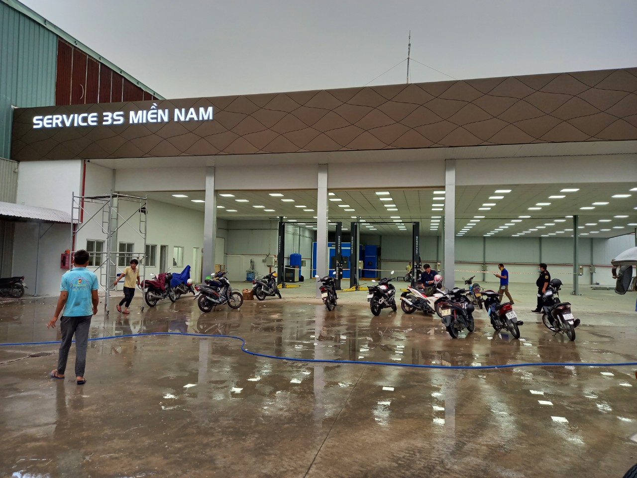 Thi Công Mặt Dựng Alu Tại Thủ Dầu Một - Bình Dương