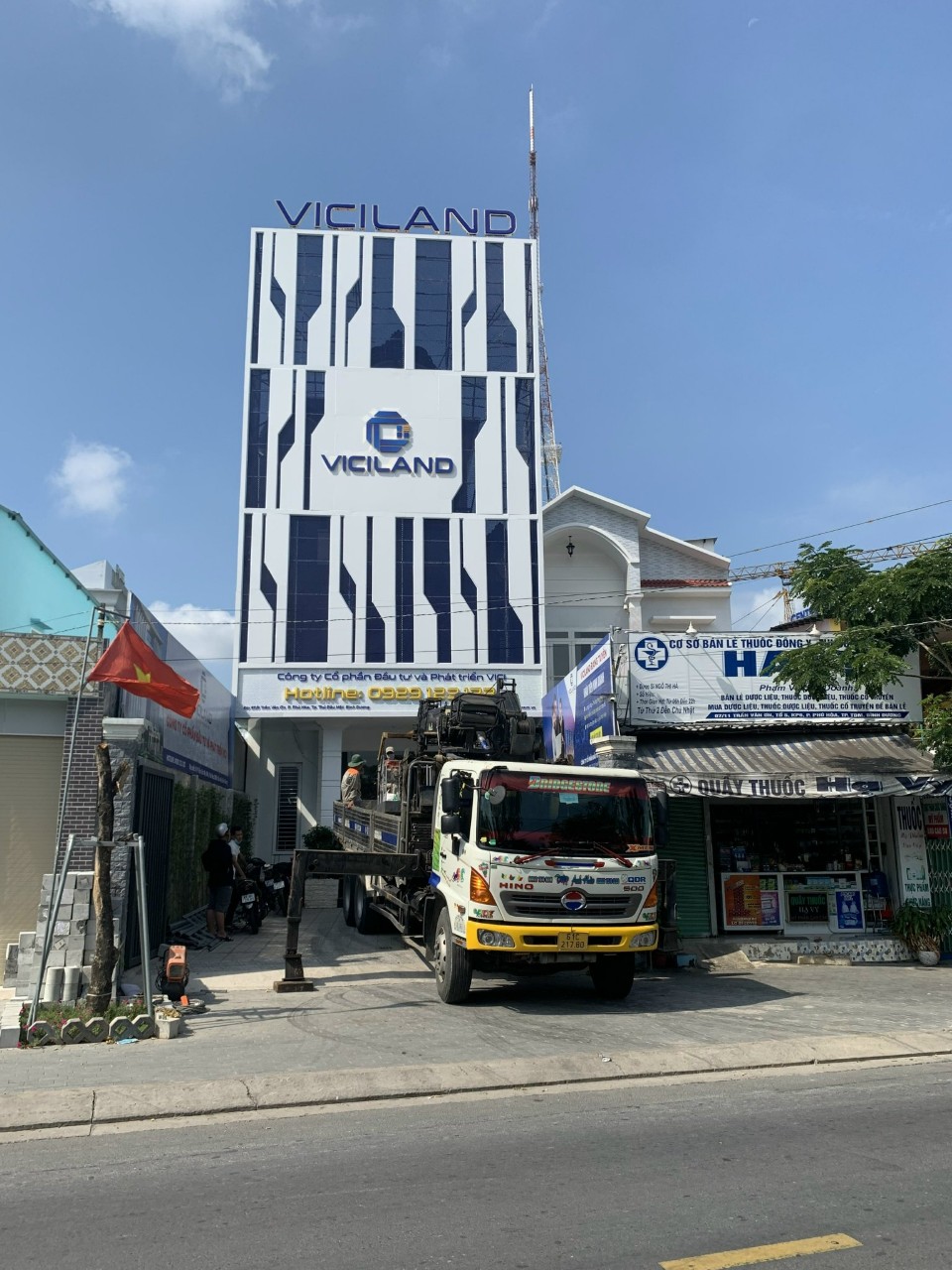 Thi công bảng hiệu BĐS VICILAND
