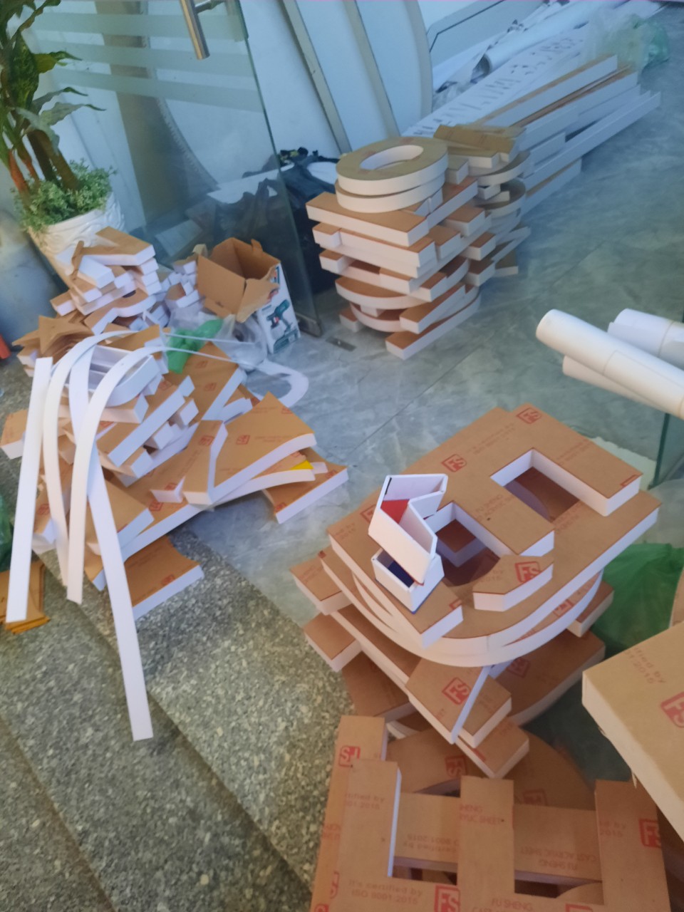 Thi công bảng hiệu BĐS TCTLAND
