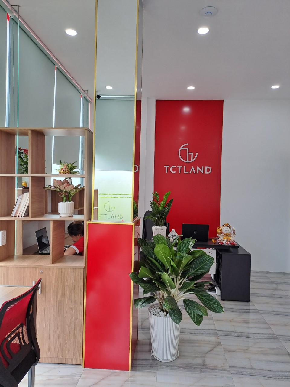Thi Công Biển Hiệu Địa Ốc Nguyễn Gia