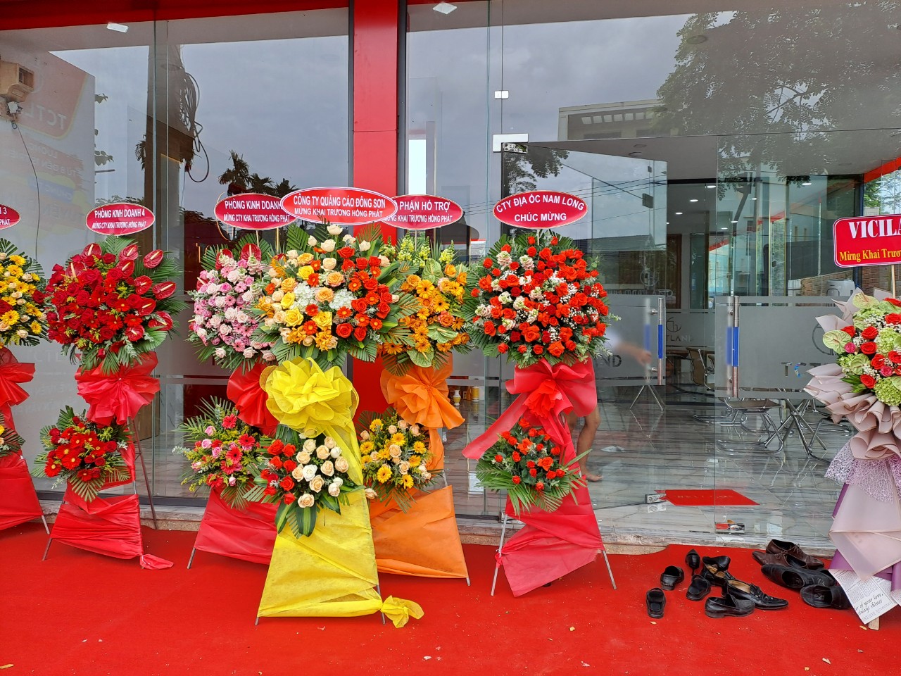 Thi công bảng hiệu BĐS TCTLAND