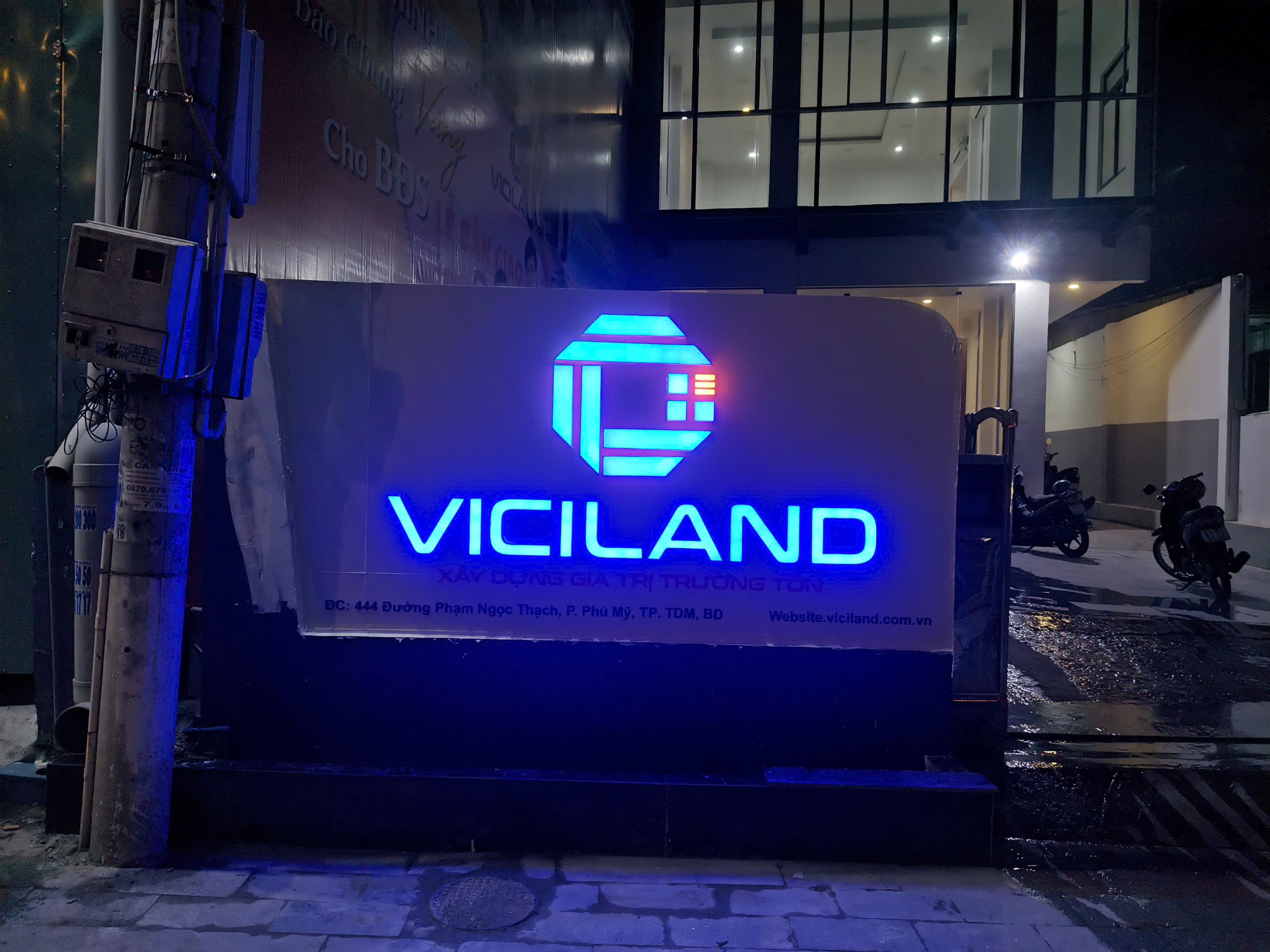 Thiết kế - thi công bảng hiệu VP công ty BDS Viciland
