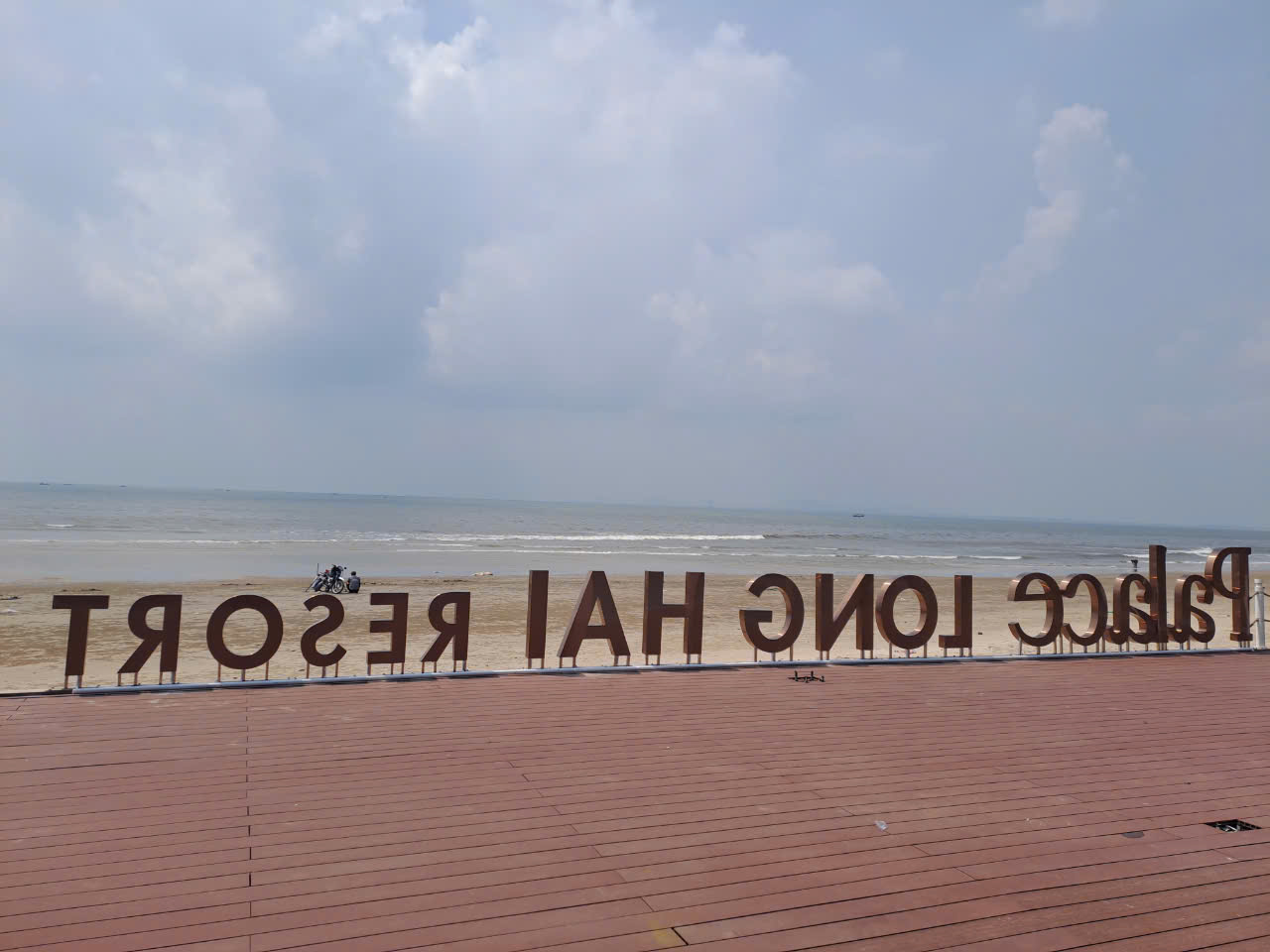 THI CÔNG LOGO LONG HẢI RESORT (VŨNG TÀU)