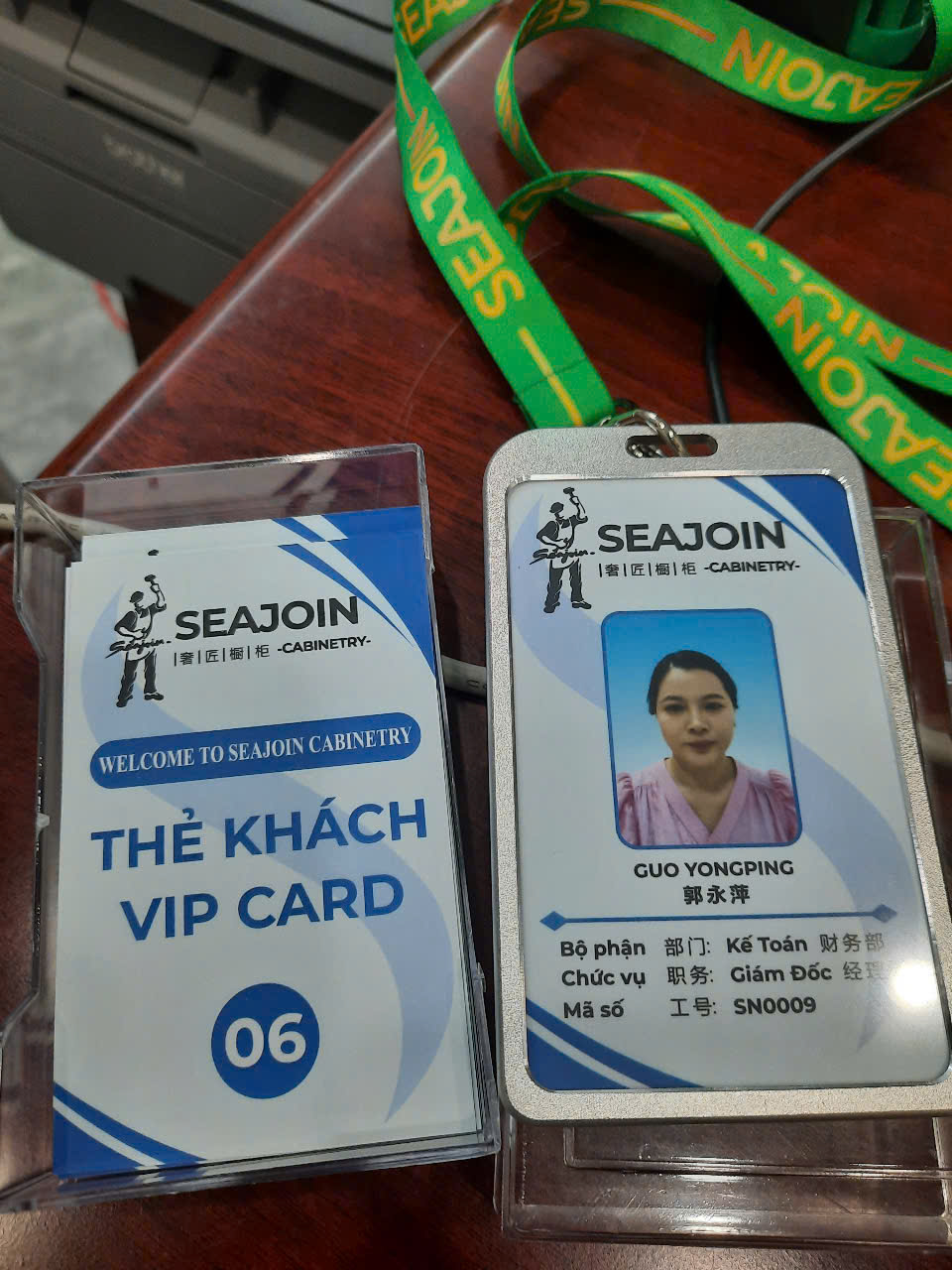 Cung cấp thẻ tên Cho Công ty, trường học - Quảng Cáo Đông Sơn
